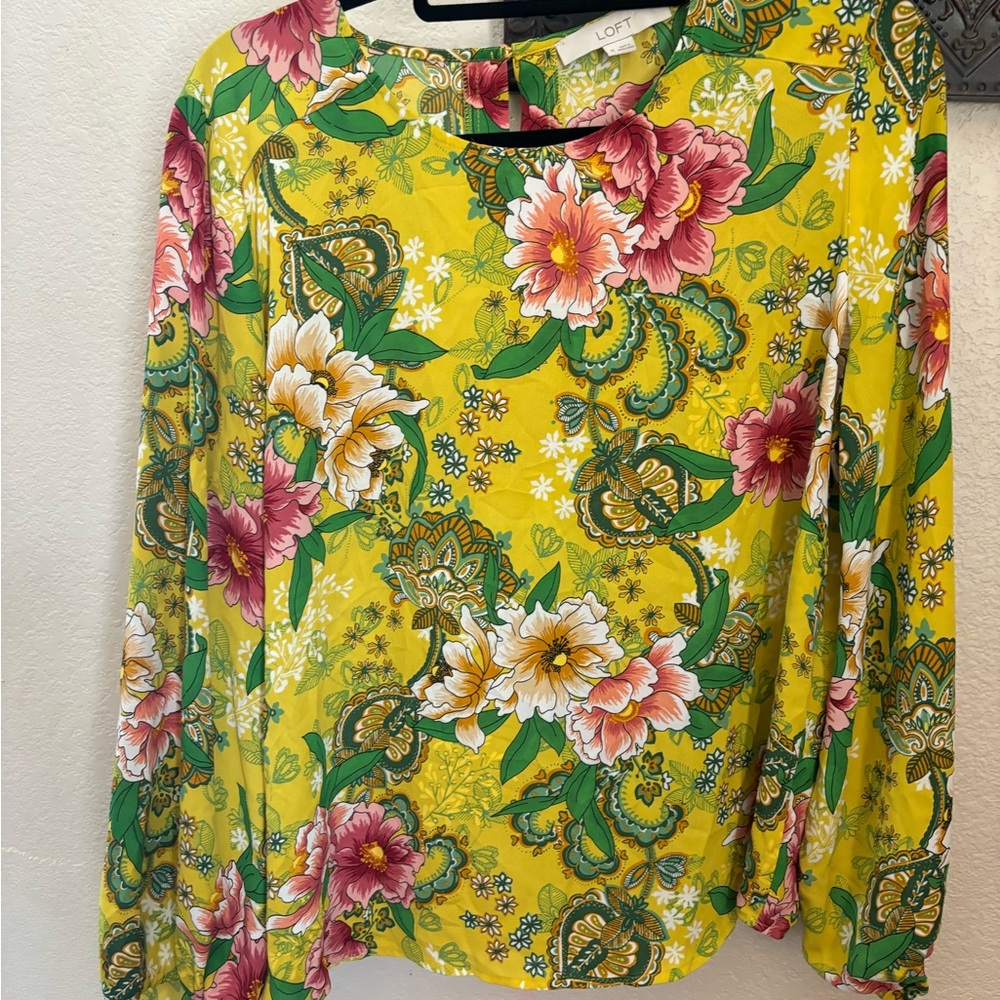LOFT Women's Floral Yellow Top medium